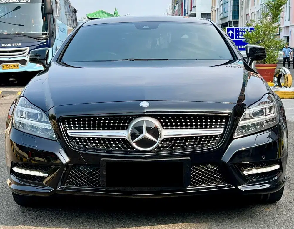 Mercedes Benz Mercy CLS350 CLS 350 AMG 2012 Antik Low KM Murah Bekas