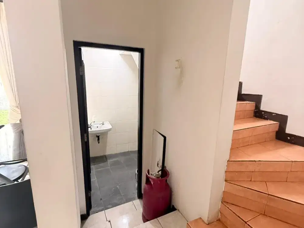 DISEWAKAN RUMAH 2 LANTAI KOTA BARU PARAHYANGAN (KBP) TATAR WANGSA FURNISH BANDUNG