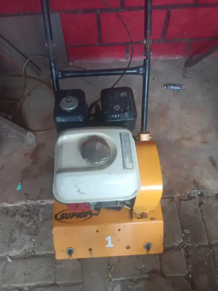 Jack hammer setemper kodok pemadat bay roller