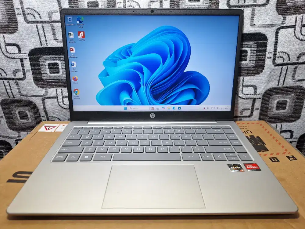 Laptop Hp Ryzen 5 seri 7000 SSD 512gb keyboard nyala Garansi resmi