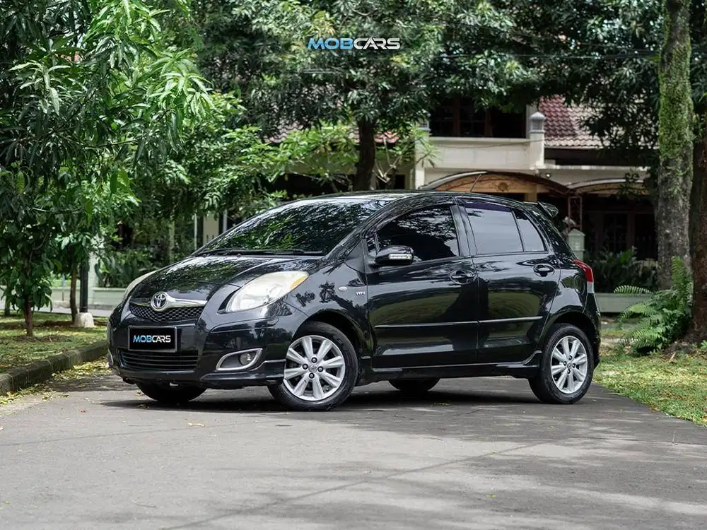 GARANSI 2 TAHUN !! FREE BBM FULL TANK YARIS 1.5 E AT 2011 MOBCARS