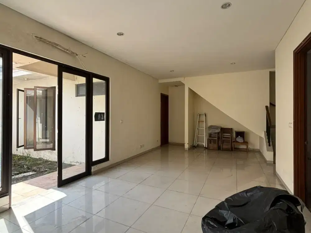 Disewakan Rumah di Cempaka Suvarna Sutera Hadap Golf Siap Huni