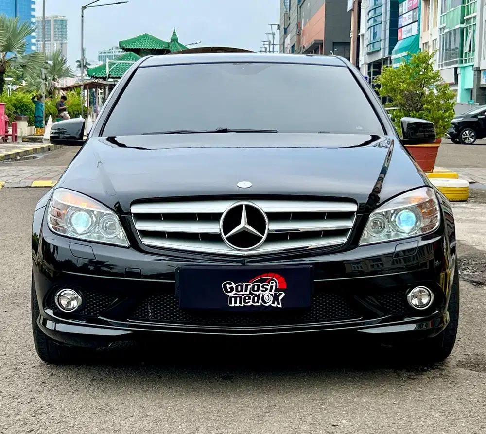 Mercedes Benz Mercy C250 C 250 CGI 2010 Antik Low Km Murah Bekas Hitam