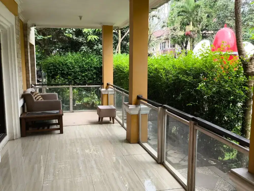 DIJUAL RUMAH 3 lantai Kota Baru Parahyangan (KBP) Tatar Wangsa Semi Furnish