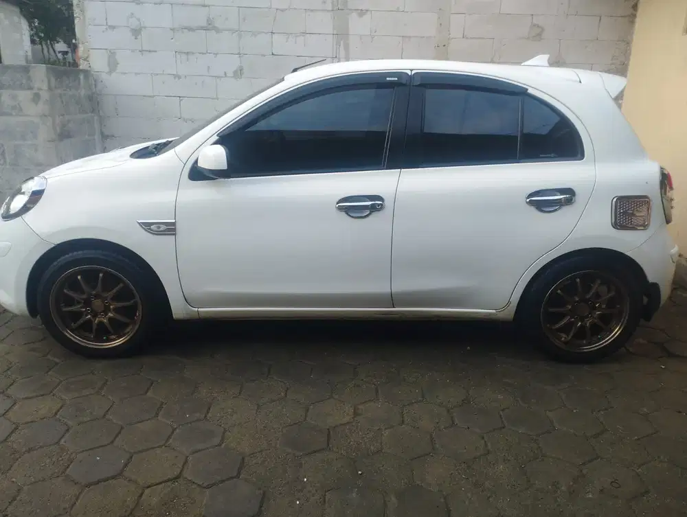 Nissan March 2013 Bensin