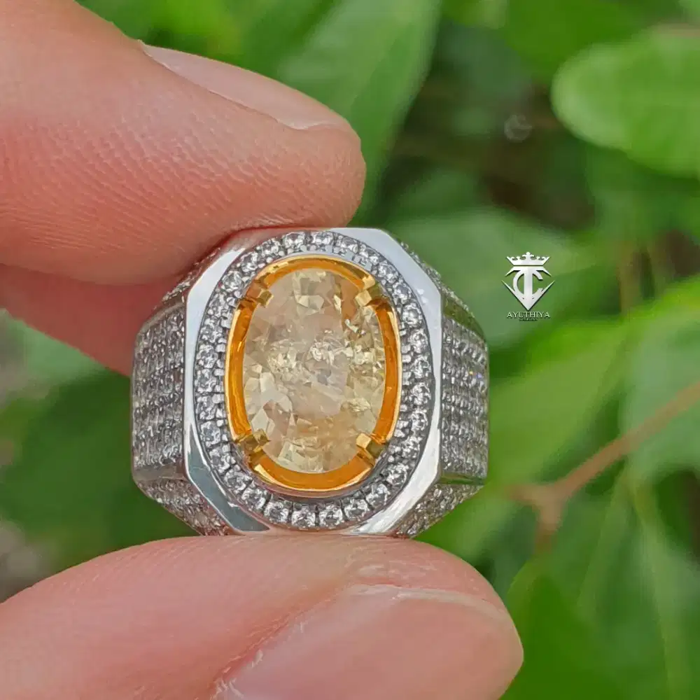 Batu Permata Natural Yellow Sapphire Madagascar 3.77 Ct No Heat Memo