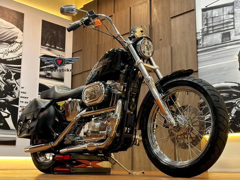 Harley Sportster Iron 883 Tahun 2000