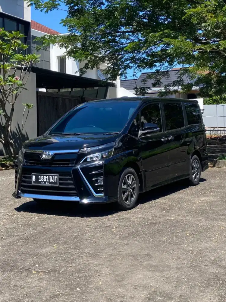 Toyota Voxi 2.0 At 2020 Good Condition