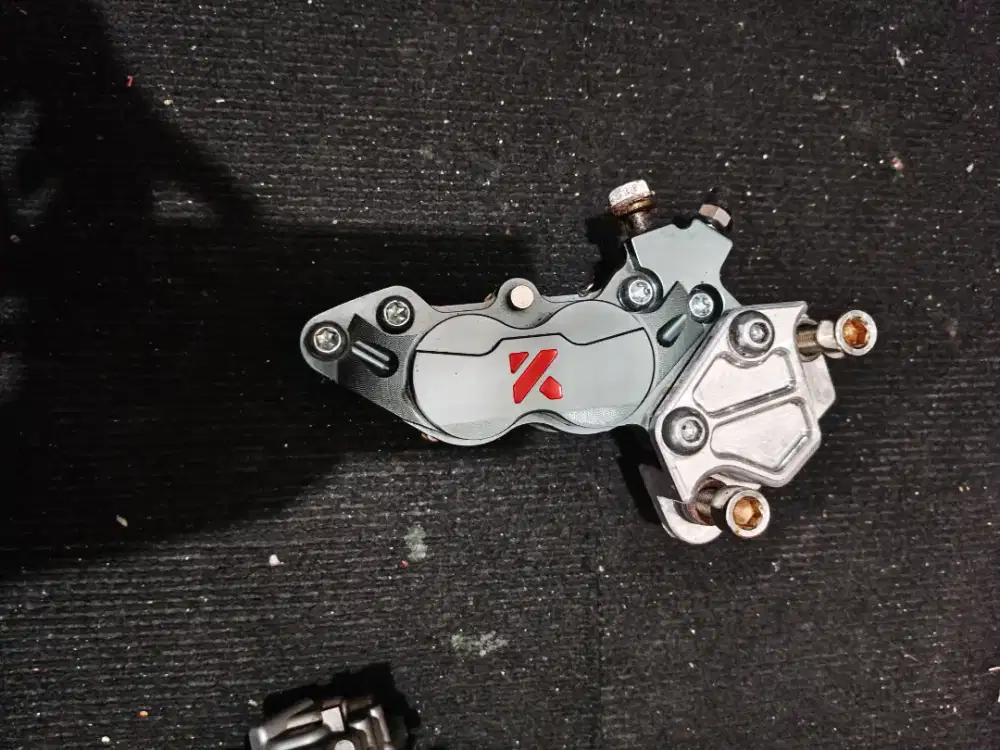 Kaliper KTC 4P kanan Uk Disc 220 MM