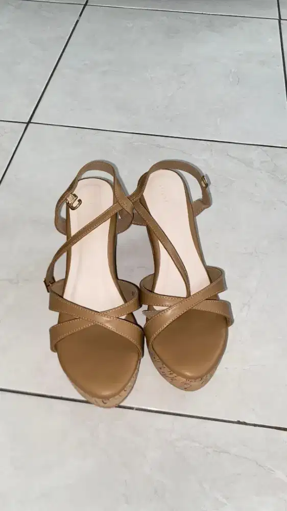 Wedges Nude Wanita