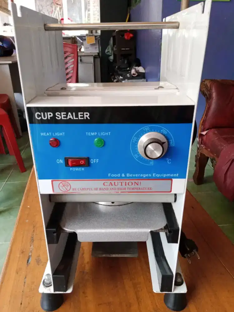 Mesin pres cup gelas