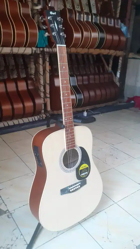 GITAR CORT Elektrik