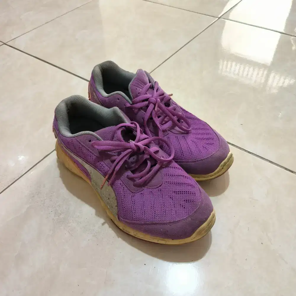 Sepatu lari original puma running