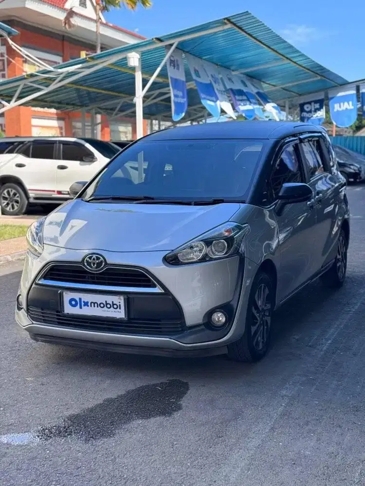 Toyota Sienta 1.5 V BensinAT 2016 Silver