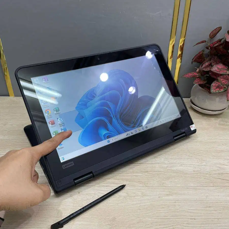 LAPTOP LENOVO THINKPAD YOGA 11E i5 GEN8 RAM 8 GB TOUCHSREEN MULUS *RET