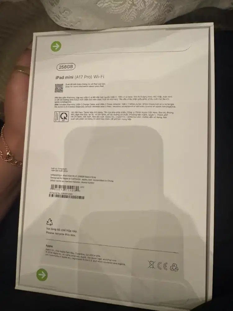 Ipad mini a17 pro 256 gb space grey wifi only masih gress segel