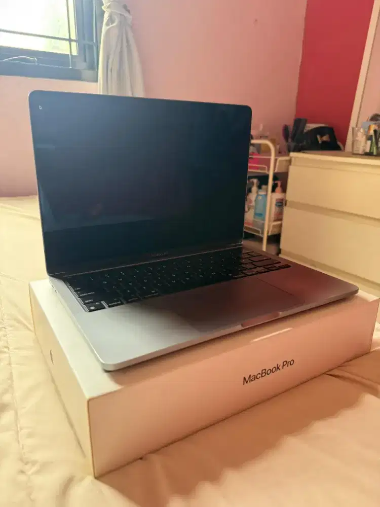 MacBook Pro M1 13 2022 8GB 256GB iBox Fullset