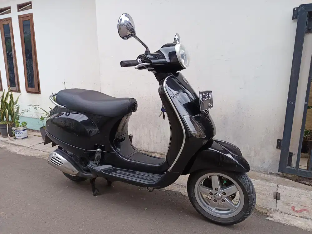 Piaggio vespa lx125 2011 lengkap mesin halus
