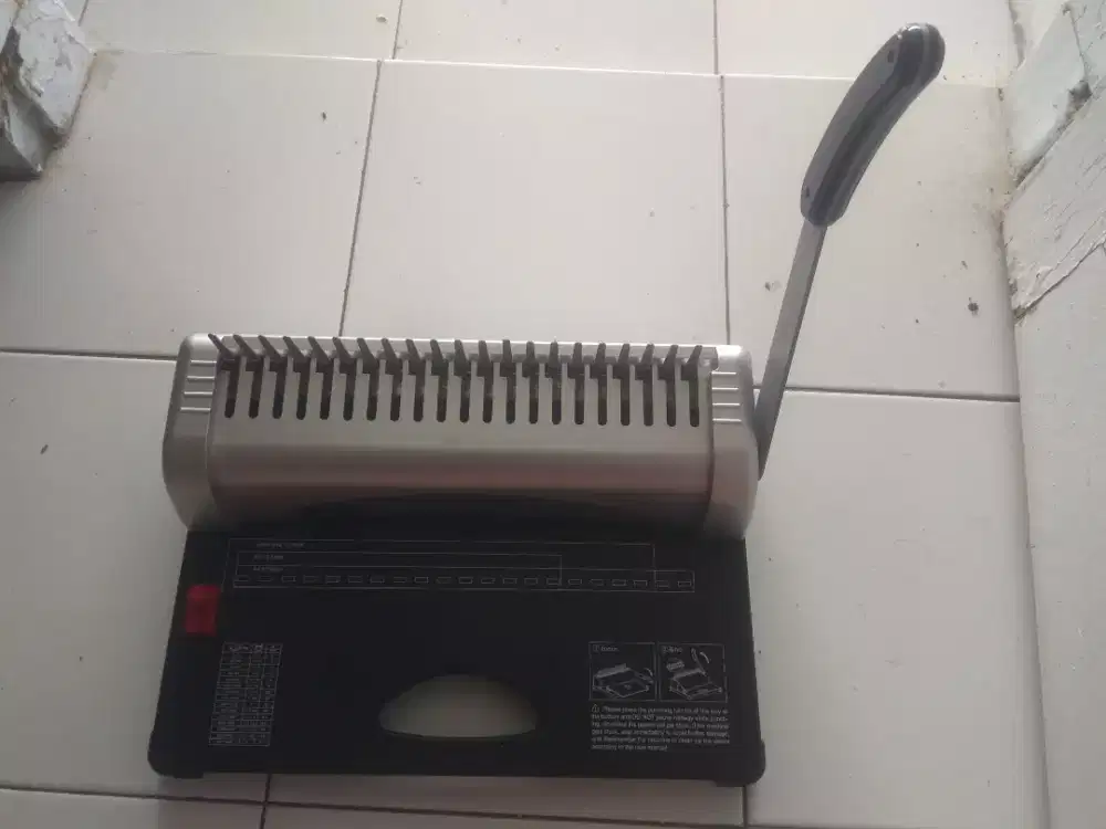 Dijual Cepat Perlengkapan Usaha Fotokopi