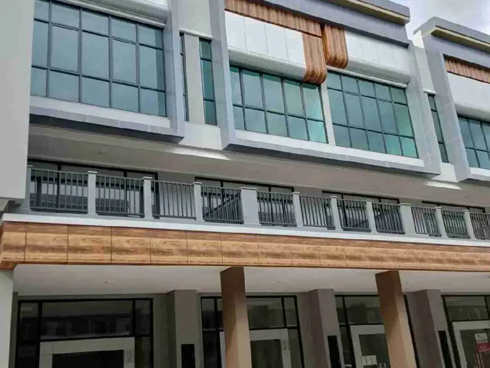 Ruko crystal boulevard summarecon Bekasi
5x15
3 lantai 
Lantai 2 ada sky terrace
Kamar mandi di lantai 2 Dan 3
Listrik 4400
Harga nett @ Rp4,125M