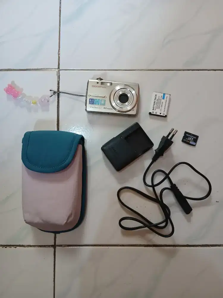 Digital Camera Olympus FE-280