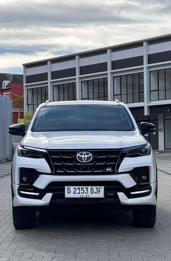 LOW KM!!! Toyota Fortuner VRZ 2.8 GR 4x4 Tetradrive AT 2022 Putih
