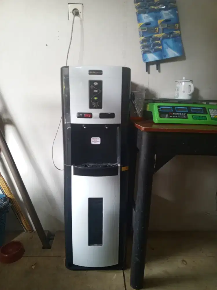 Dispenser Miyako Panas & Hangat