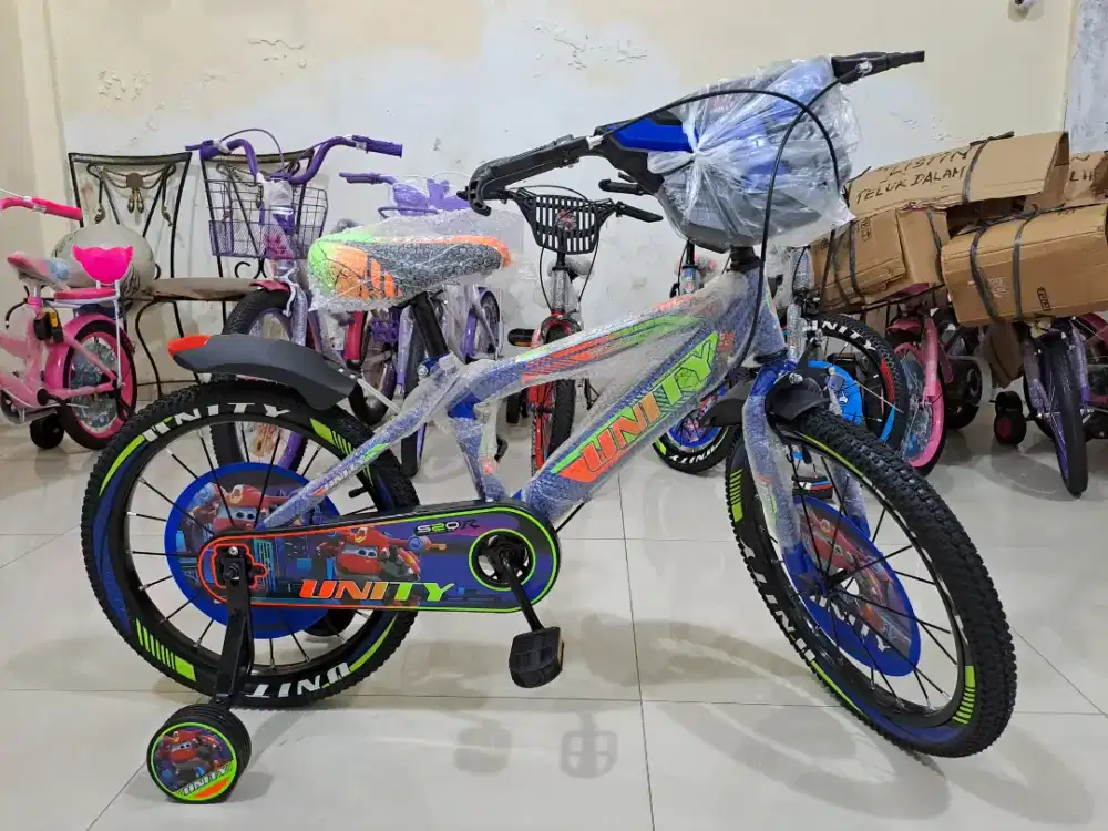 Sepeda anak cowok 18inci (tebeng ada musik n lampu)