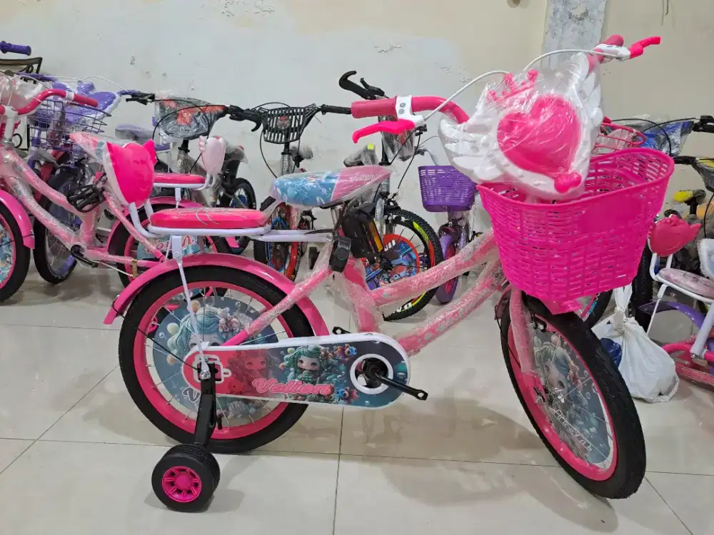 Sepeda anak cewek 16inci (tebeng ada musik n lampu)