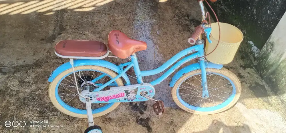 Sepeda anak yang biru uk 16