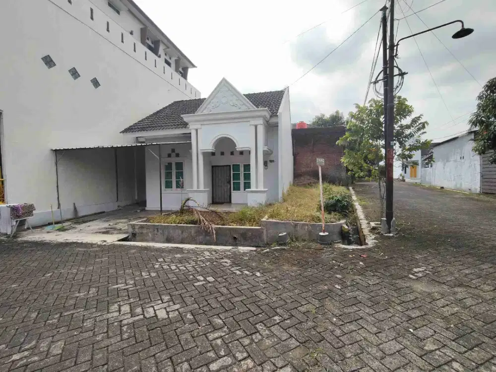 Rumah hook perum Grand Safira Karangsalam dekat kampus Unwiku Purwokerto