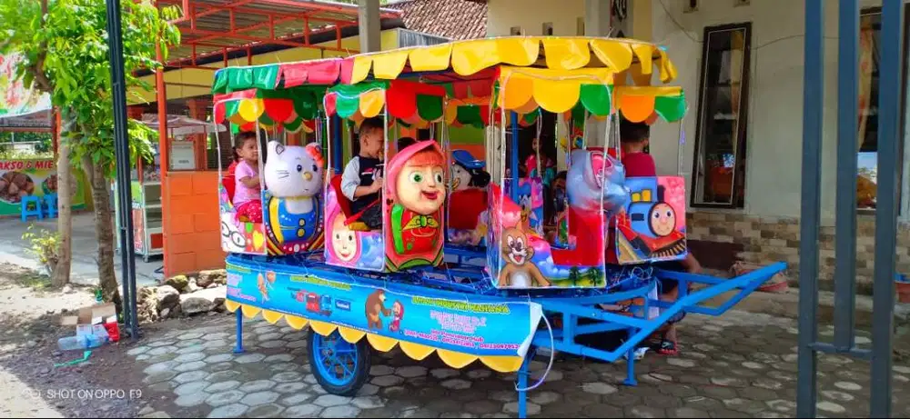 Kereta Panggung Fiber Plat