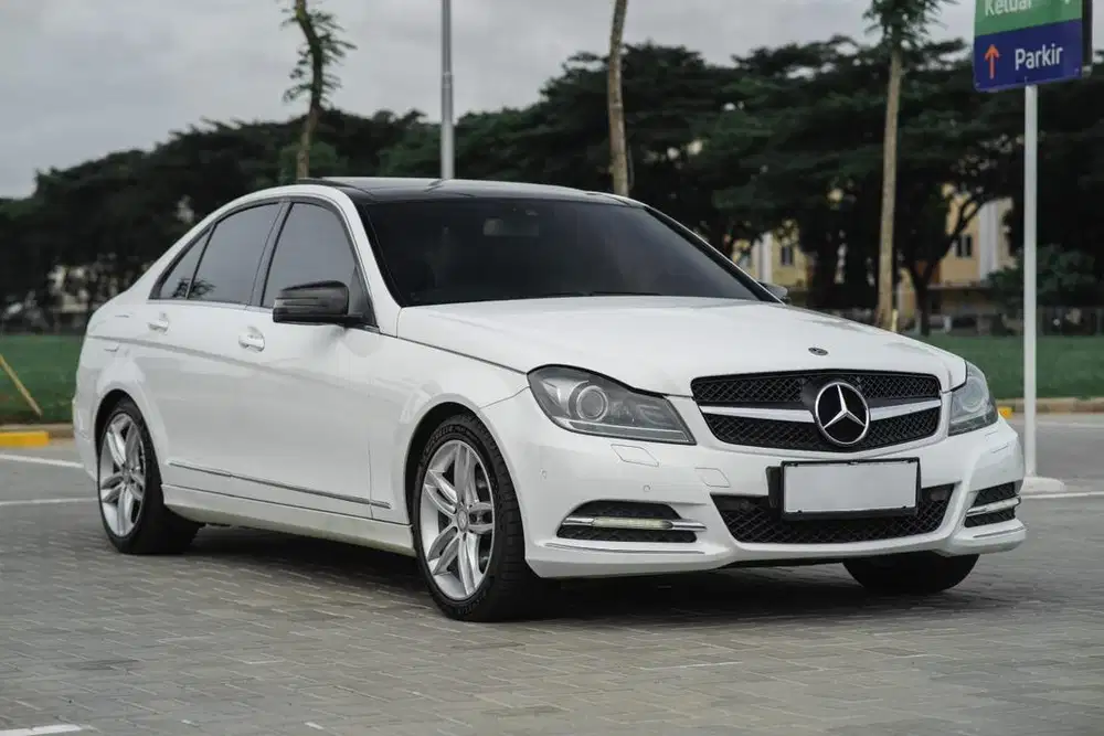 MURAH! JARANG ADA! C300 AMG Line 2013 PUTIH FULL ORI LUAR DALAM!
