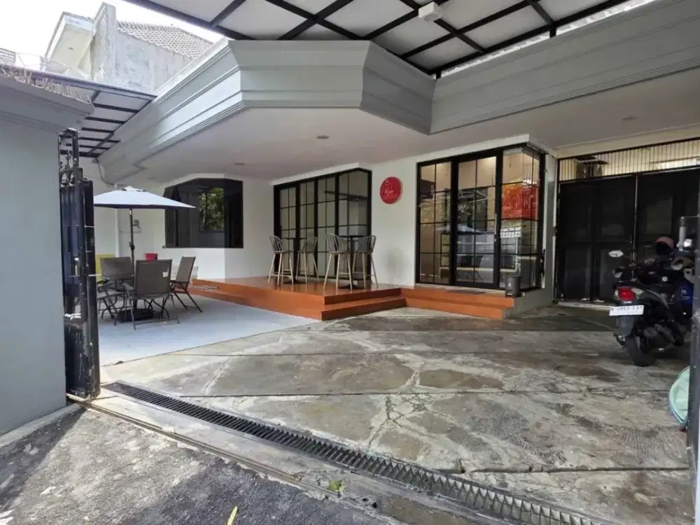 Rumah Sebelah ijen Boulevard