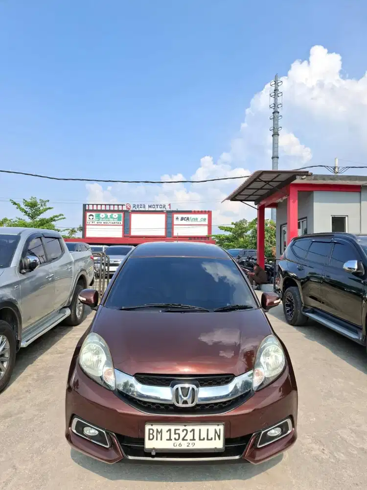 Mobilio 2014 E prestige matic. Km 130rb