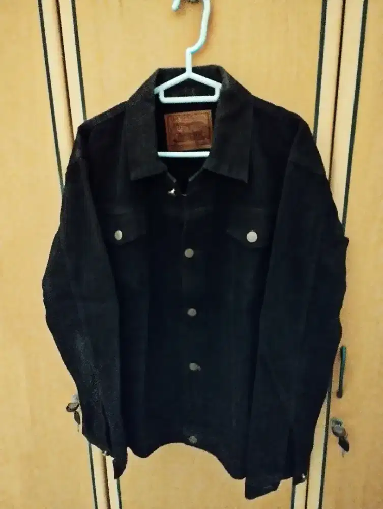 Jaket Jeans Pria Hitam ukuran XL