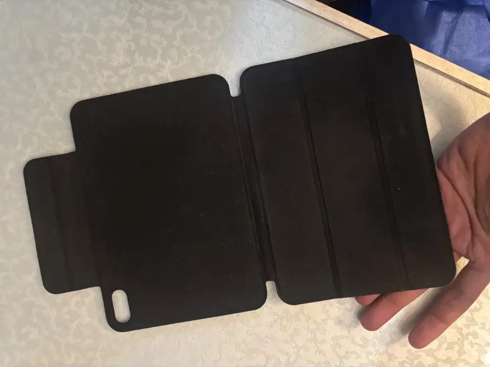 Casing iPad Mini 6/7 Magnet Hitam