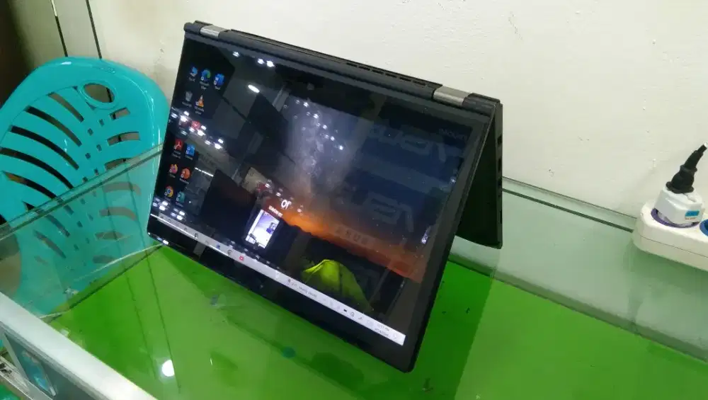 Lenovo Thinkpad Yoga 14 Core i5 gen 6 Ram 8GB SSD 512GB VGA 940