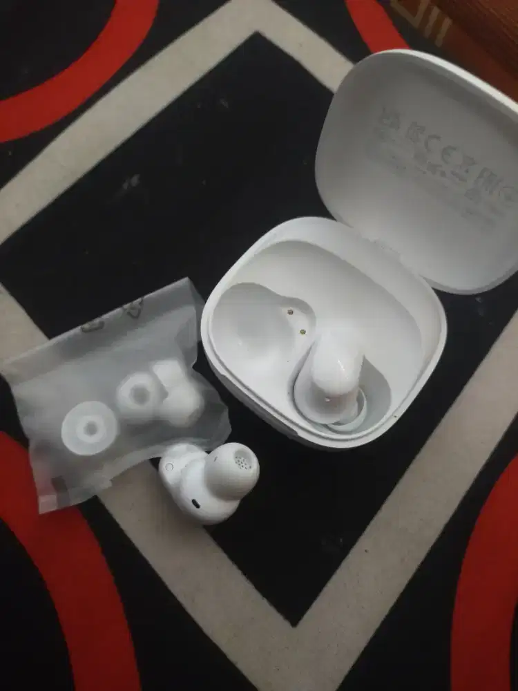 Xiaomi Redmi Buds 6 Play.