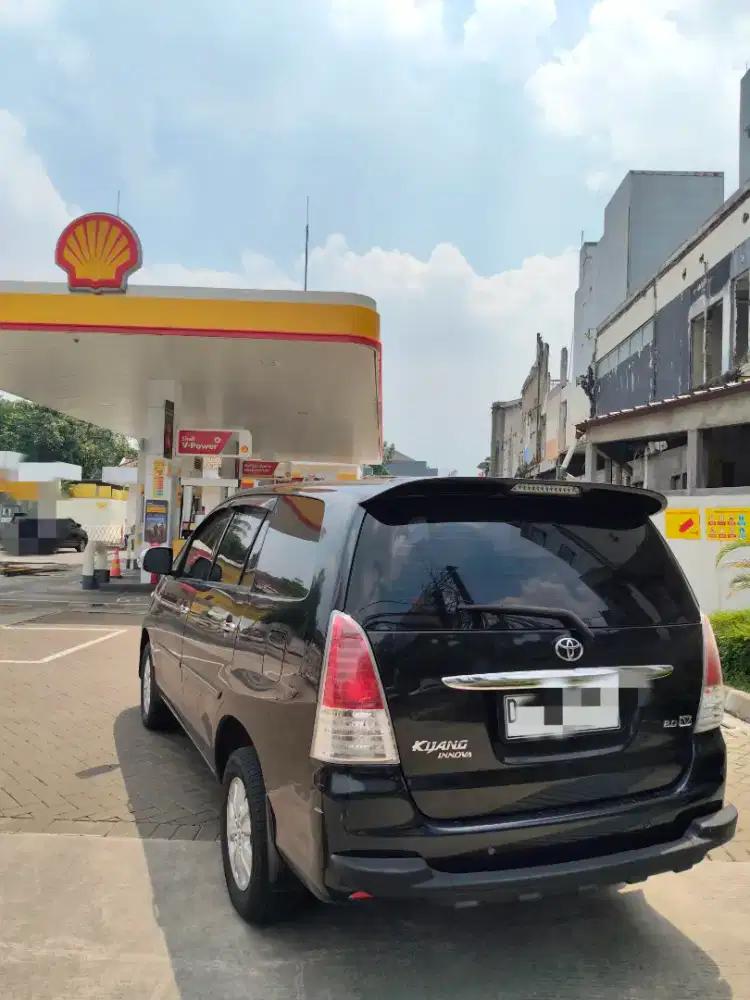 Innova V Automatic 2009