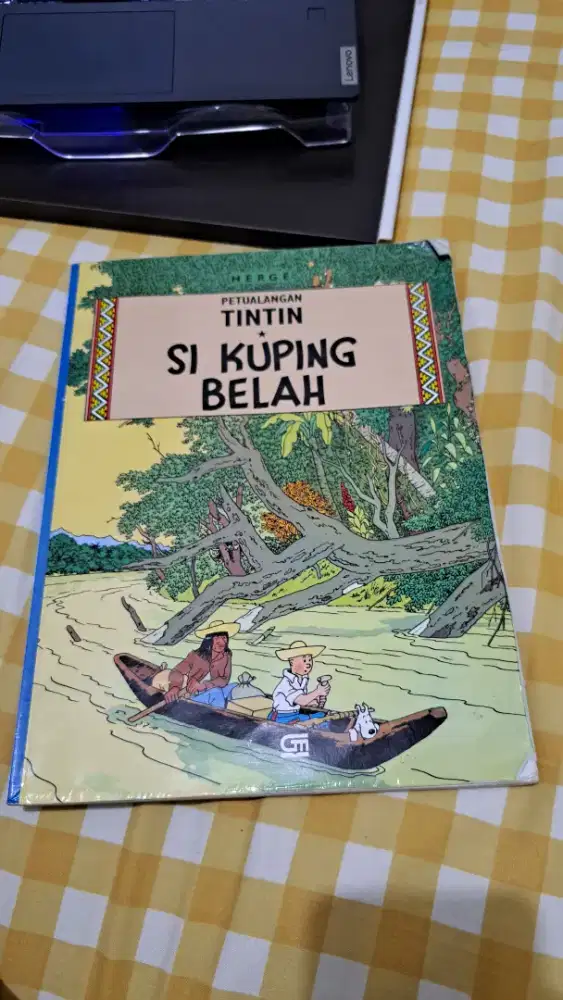 Tintin Si Kuping Belah – Komik Klasik Petualangan (Hardcover)