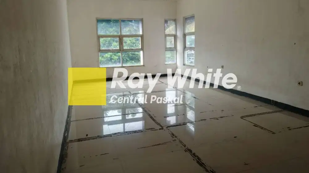 Ruko di Mainroad Soekarno Hatta (Lr)