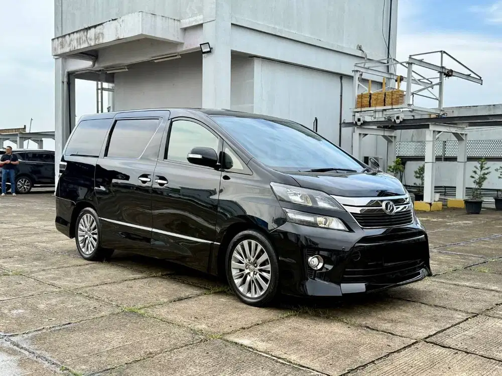 VELLFIRE Z GOLDEN EYES 2014