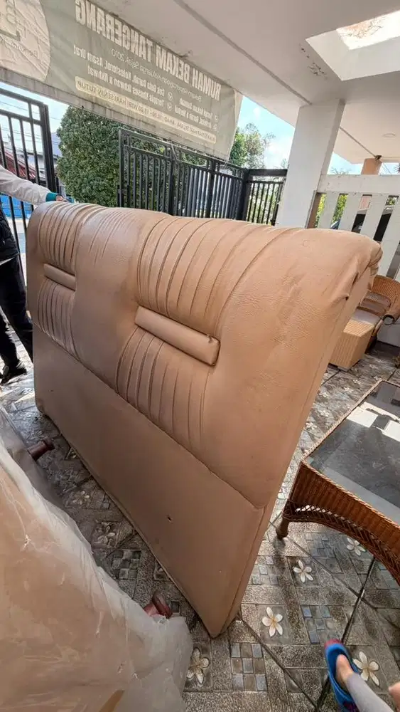 Dipan kasur merek Champion uk 160x200 (dipan nya saja)