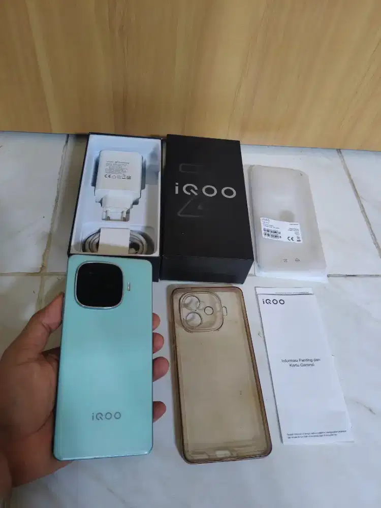 Iqoo z9 12/256 resmi