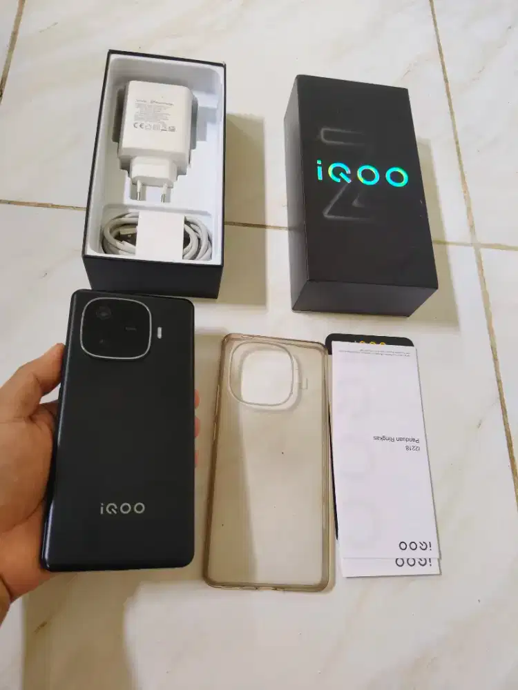 Iqoo z9 12/256 garansi resmi september 2026