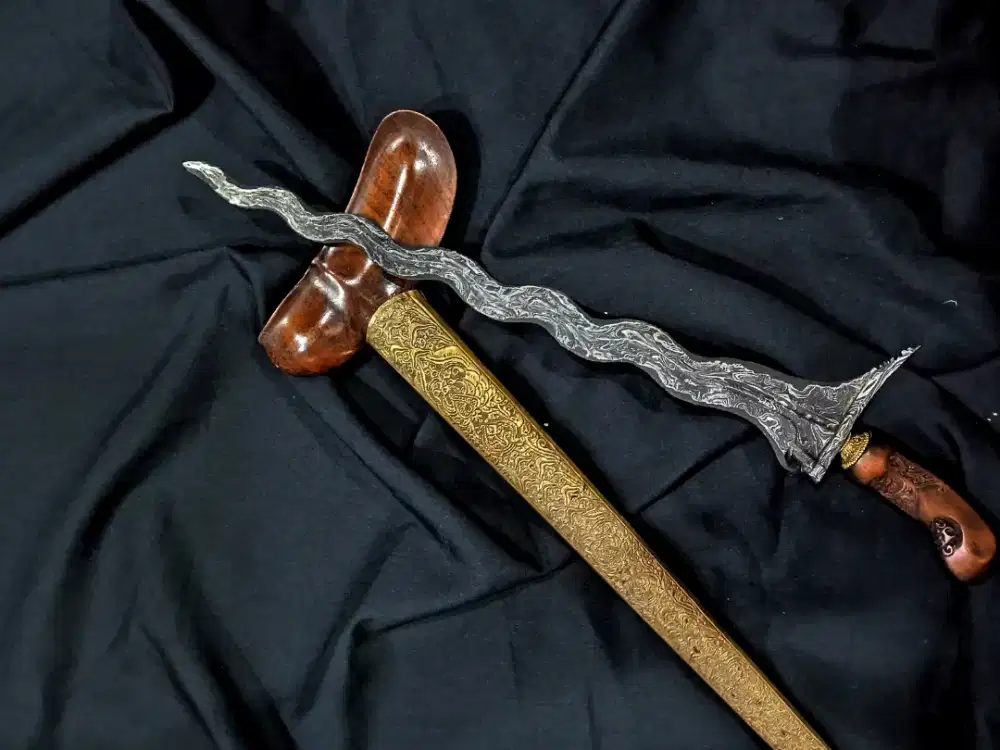 Keris Sepuh Sangkelat pamor Largangsir