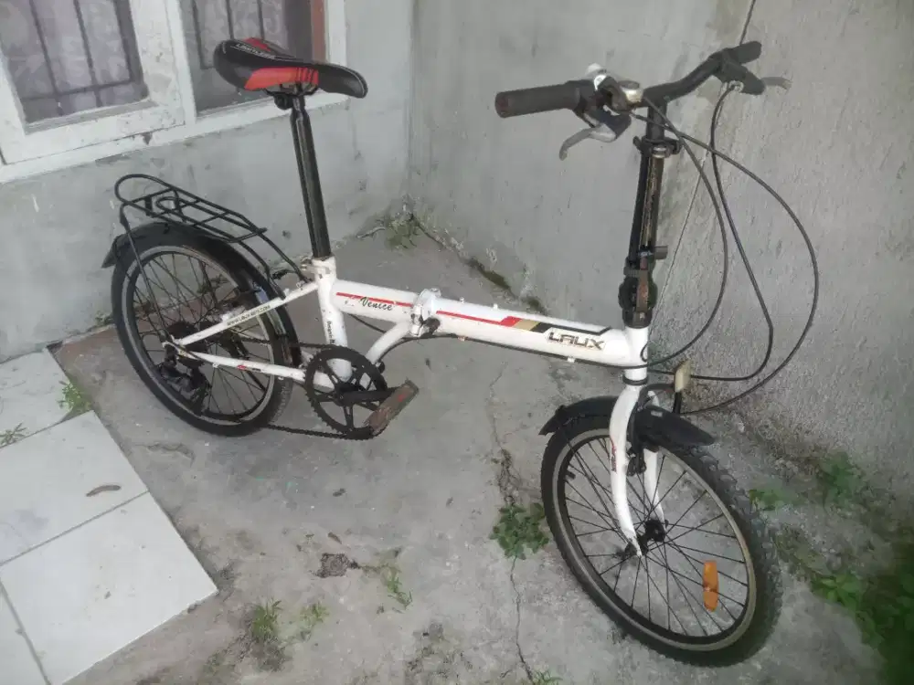 Sepeda lipat LAUX ring 20.( 7 speed )