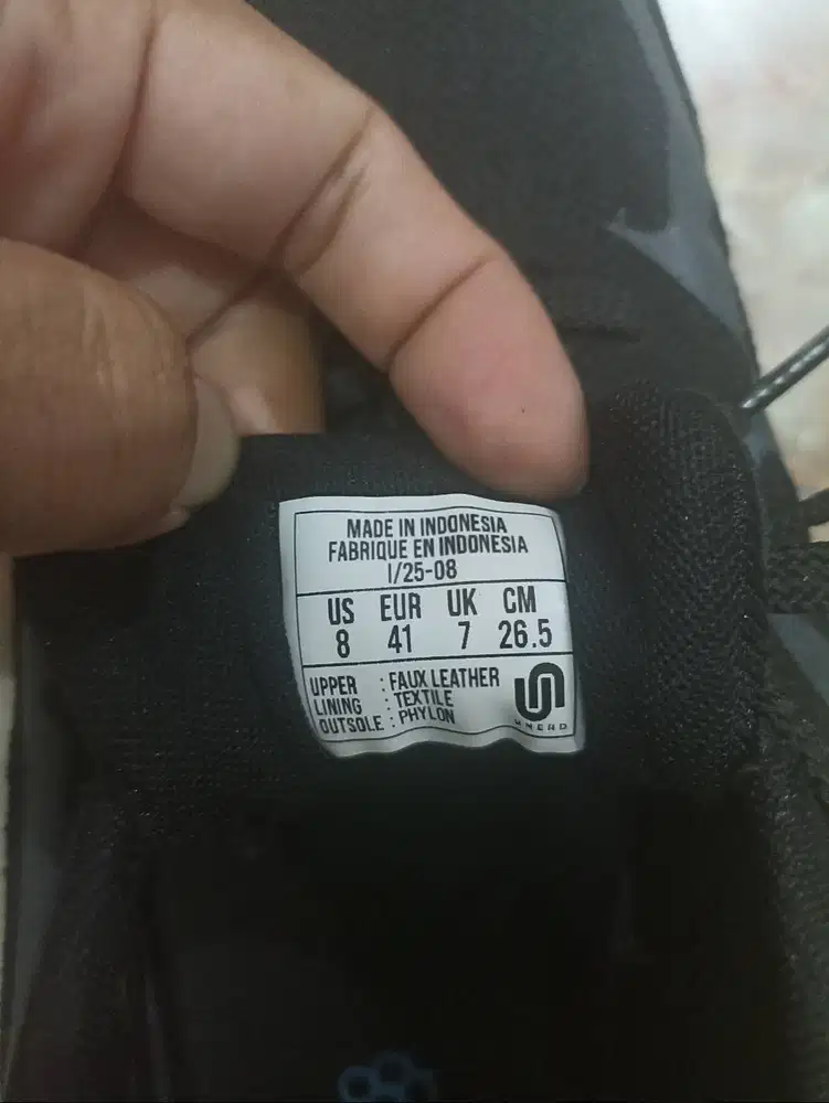 SEPATU UNERD INSURGENT STROM