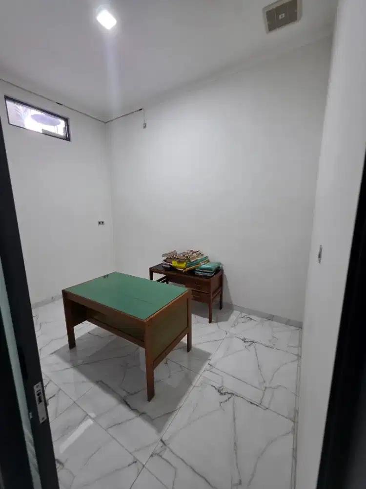 Disewakan segera 2 ruangan kantor (kosong)